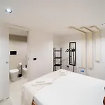 Benvenuti A Casa * נאפולי