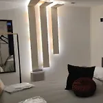 Benvenuti A Casa * נאפולי